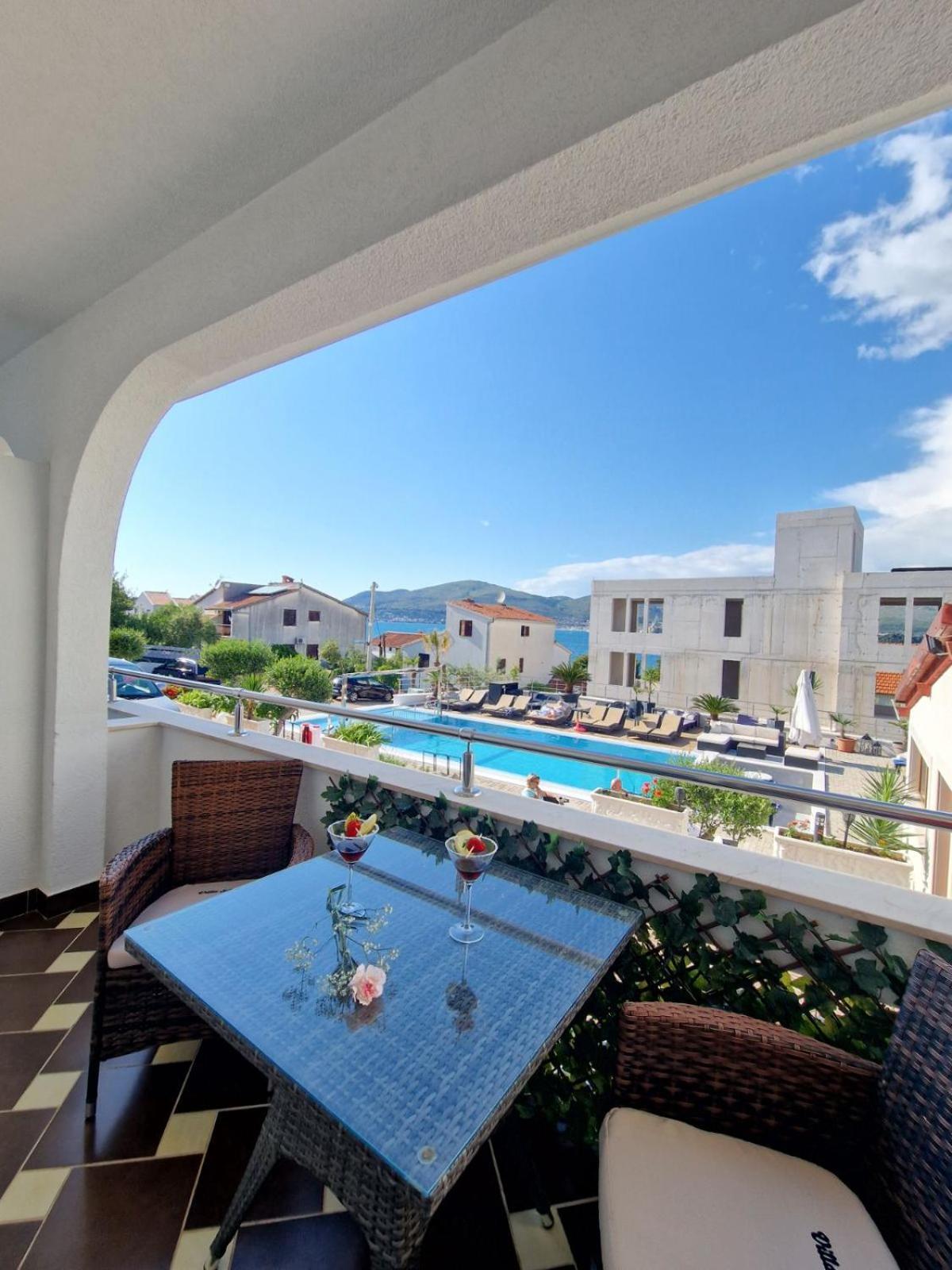 Apartments Silva With A View Of Sea Трогир Экстерьер фото