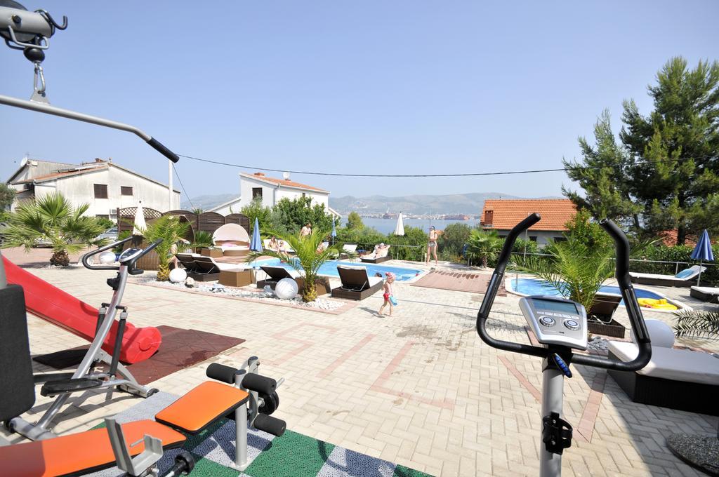 Apartments Silva With A View Of Sea Трогир Экстерьер фото