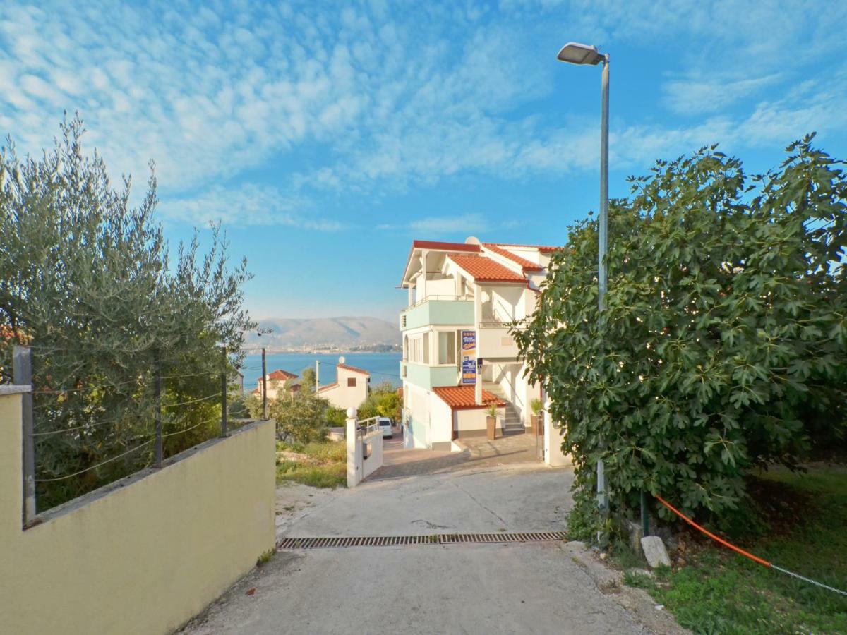 Apartments Silva With A View Of Sea Трогир Экстерьер фото