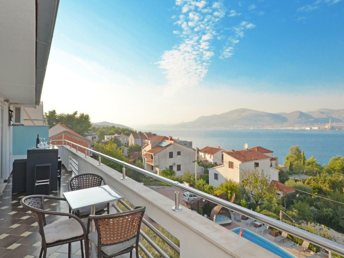 Apartments Silva With A View Of Sea Трогир Экстерьер фото