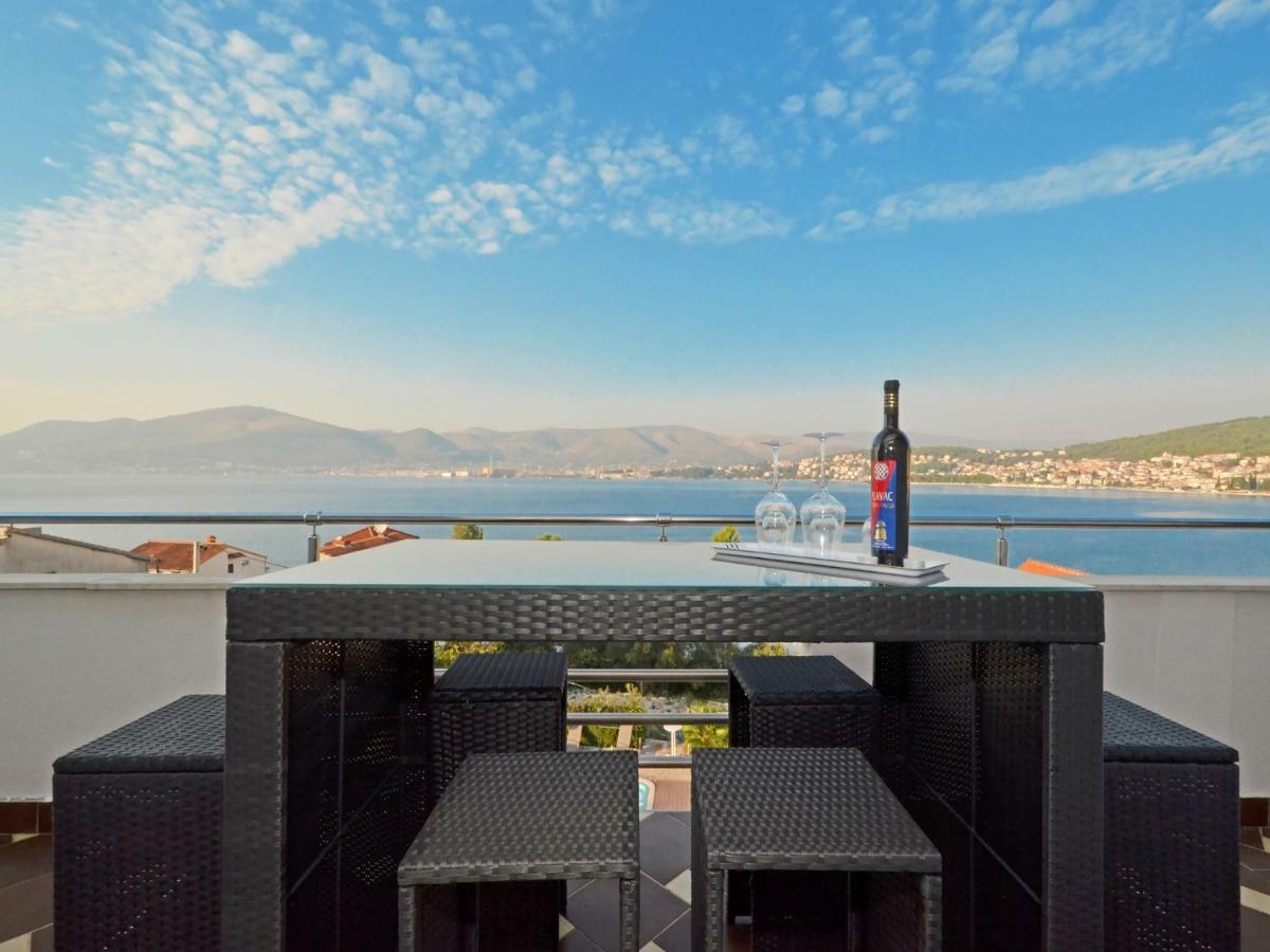 Apartments Silva With A View Of Sea Трогир Экстерьер фото