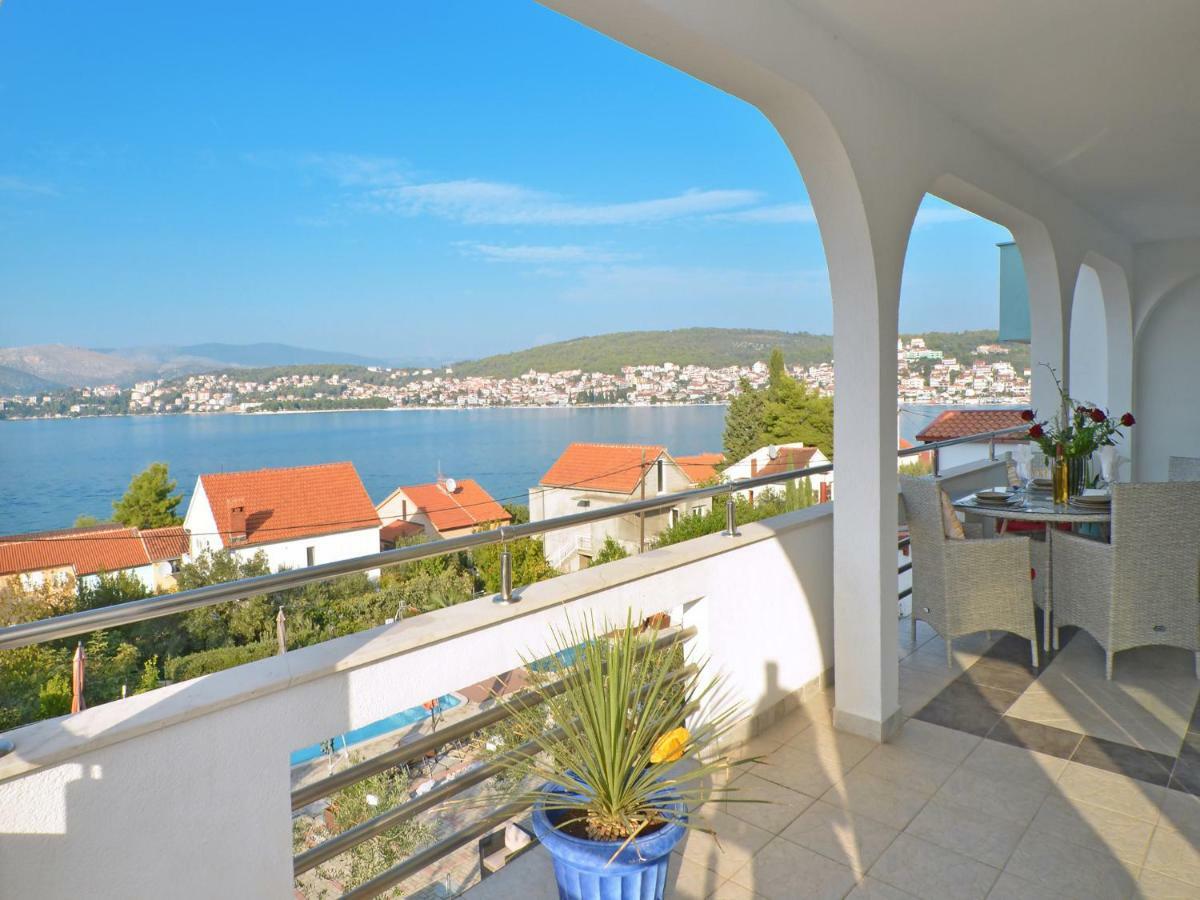 Apartments Silva With A View Of Sea Трогир Экстерьер фото