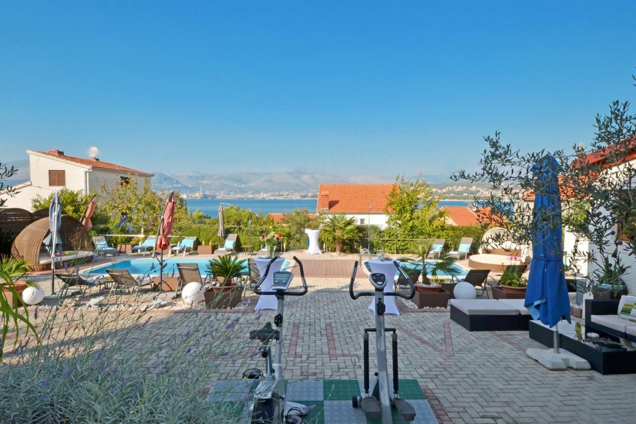 Apartments Silva With A View Of Sea Трогир Экстерьер фото