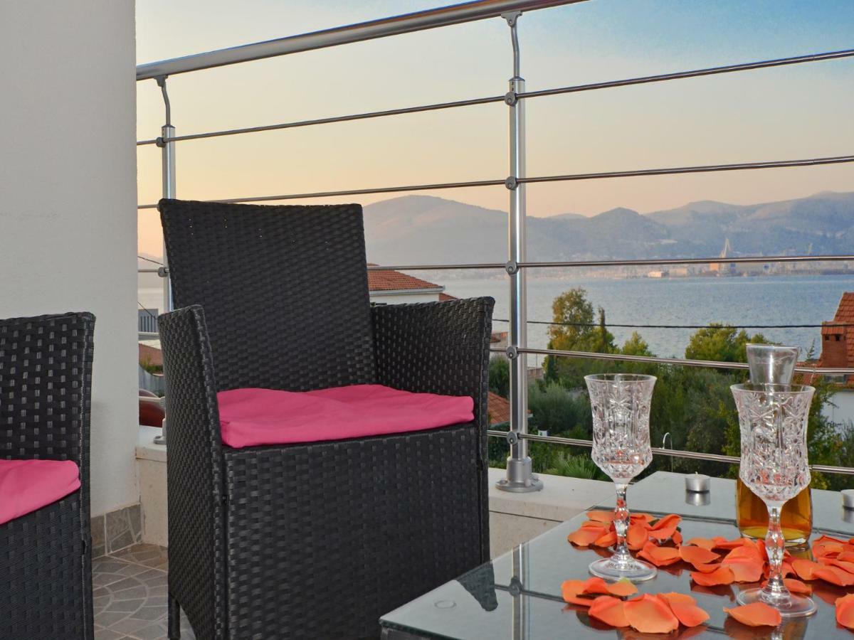 Apartments Silva With A View Of Sea Трогир Экстерьер фото